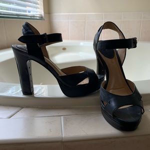 FRYE shoes. Sandals. Samantha Seam